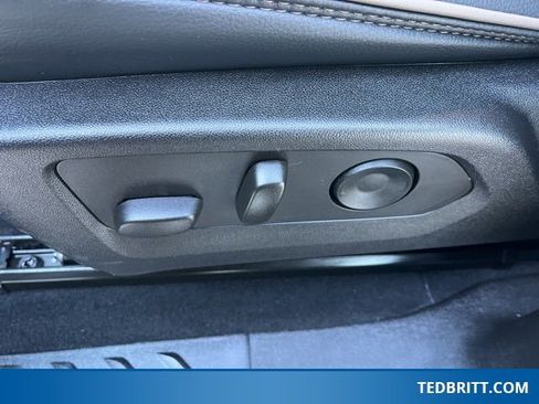 Used 2023 GMC Canyon Denali image 45