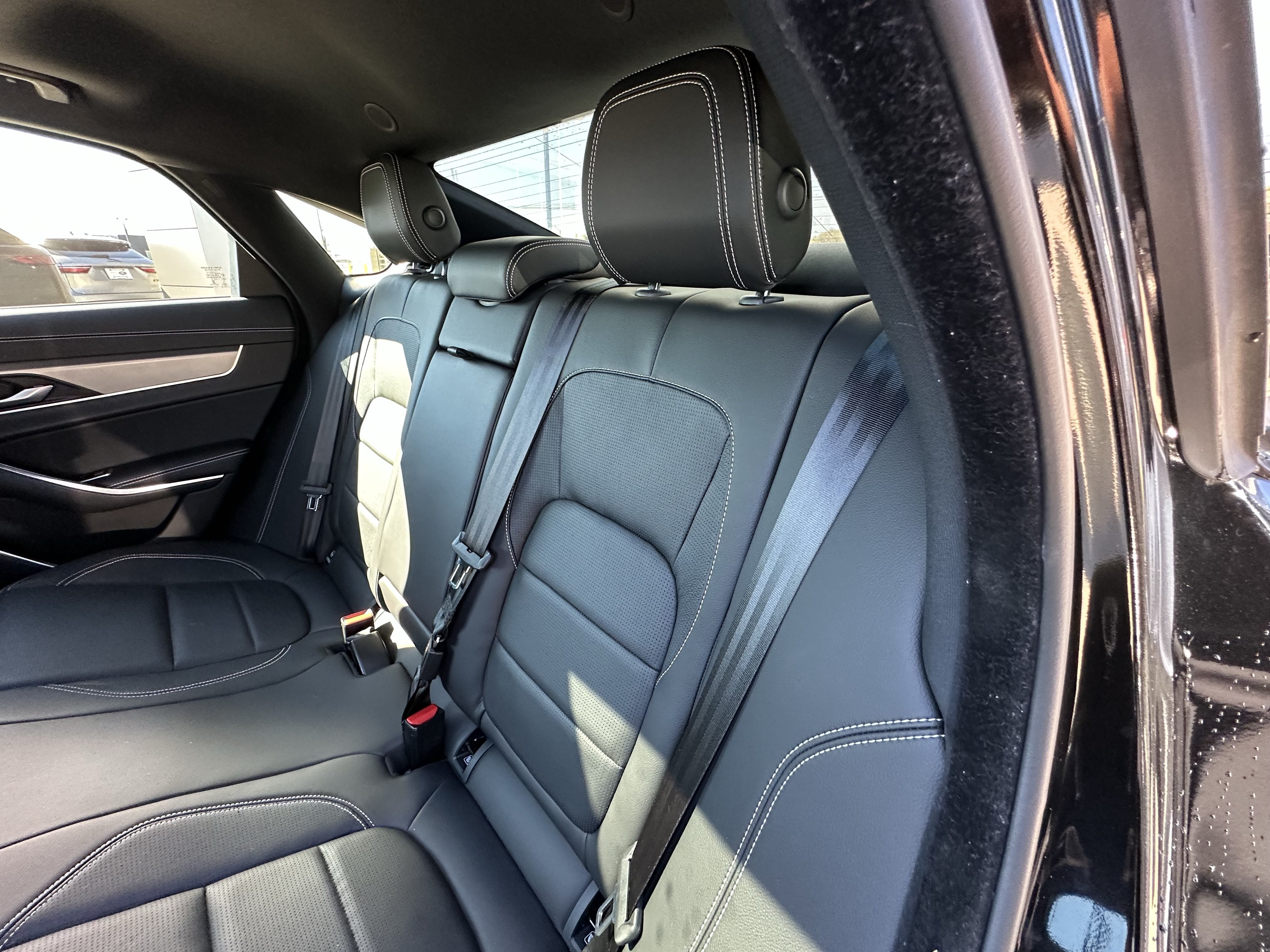 Certified 2024 Jaguar XF R-Dynamic SE AWD/4WD image 32