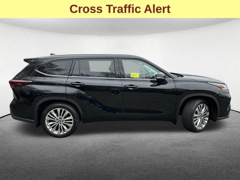 Certified 2025 Toyota Highlander Platinum AWD/4WD image 13