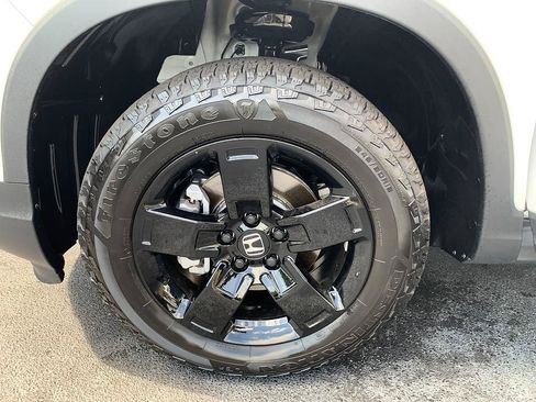 Used 2025 Honda Ridgeline Black Edition image 8
