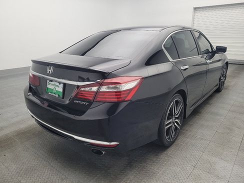 Used 2017 Honda Accord Sport image 9
