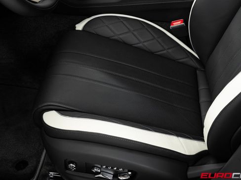 Used 2024 Bentley Flying Spur W12 image 47