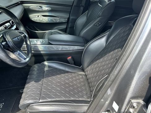 Used 2022 Genesis GV70 3.5T Sport w/ Sport Advanced Package AWD/4WD image 16