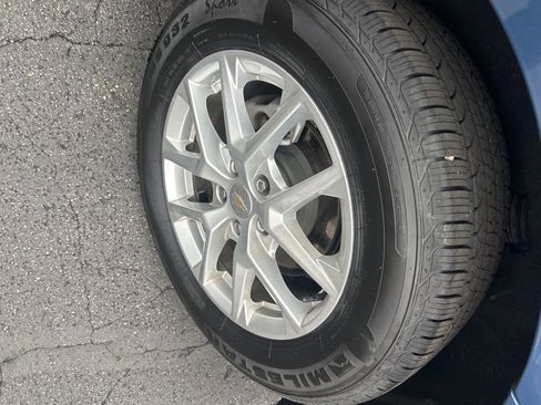 Used 2024 Chevrolet Equinox LT image 10