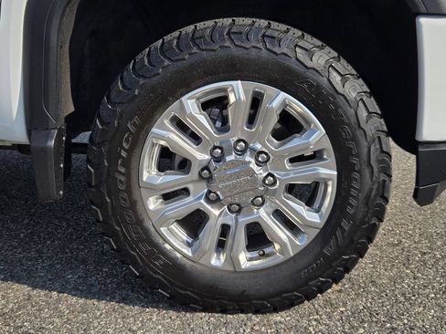Used 2021 GMC Sierra 3500 Denali w/ Denali Ultimate Package AWD/4WD image 8