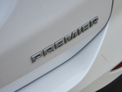 Used 2024 Chevrolet Equinox Premier image 9