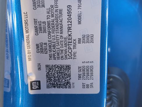 Used 2024 Chevrolet Colorado Trail Boss image 31