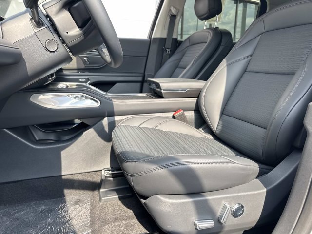 New 2026 Lincoln Nautilus Reserve AWD/4WD image 17