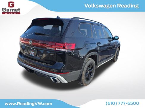 New 2026 Volkswagen Atlas Peak Edition image 5