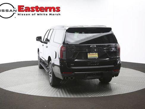 Used 2025 Chevrolet Suburban Z71 AWD/4WD image 40