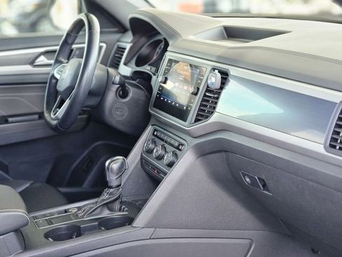 Used 2021 Volkswagen Atlas Cross Sport SE w/ Panoramic Sunroof Package FWD image 13