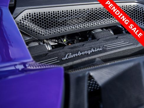 Used 2024 Lamborghini Revuelto image 17