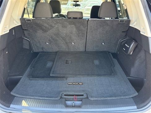 Used 2023 Nissan Rogue SV image 12