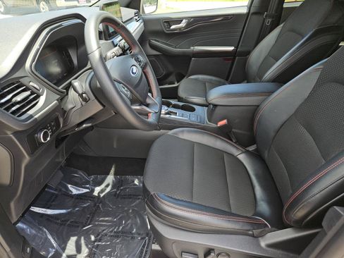Used 2025 Ford Escape ST-Line AWD/4WD image 18