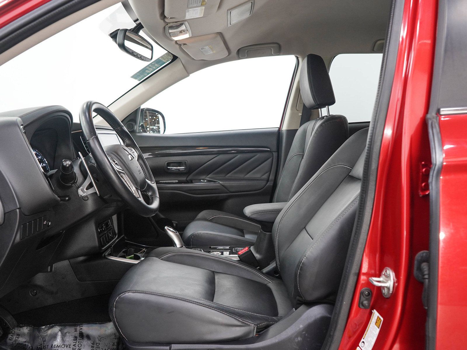 Used 2018 Mitsubishi Outlander 4WD Plug-In Hybrid image 22