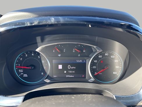 Used 2023 Chevrolet Traverse RS image 21