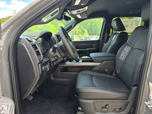 New 2026 RAM 2500 4x4 Crew Cab image 4