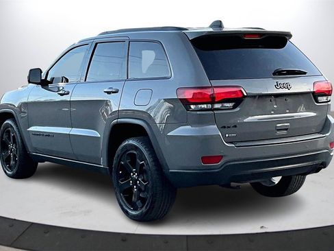 Used 2019 Jeep Grand Cherokee Laredo image 7
