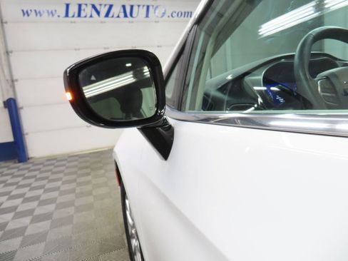 Used 2024 Chrysler Pacifica Touring-L FWD image 57
