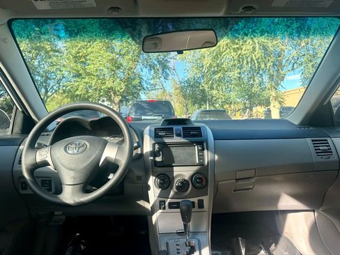 Used 2013 Toyota Corolla LE Special Edition image 11