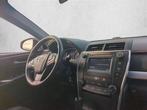 Used 2017 Toyota Camry SE image 24