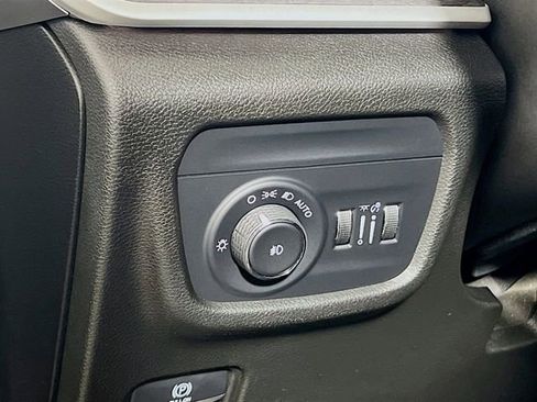 Used 2022 Jeep Grand Cherokee L Limited image 12