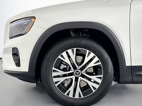 New 2026 Mercedes-Benz GLB 250 image 9