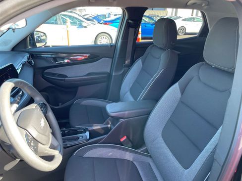 Used 2025 Chevrolet TrailBlazer LT image 35