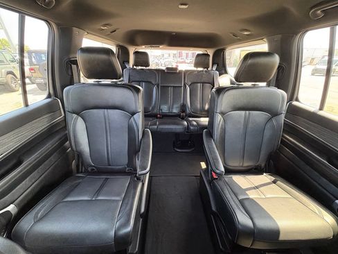 Used 2024 Jeep Wagoneer Series III AWD/4WD image 29
