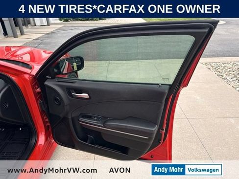 Used 2018 Dodge Charger R/T Scat Pack RWD image 19