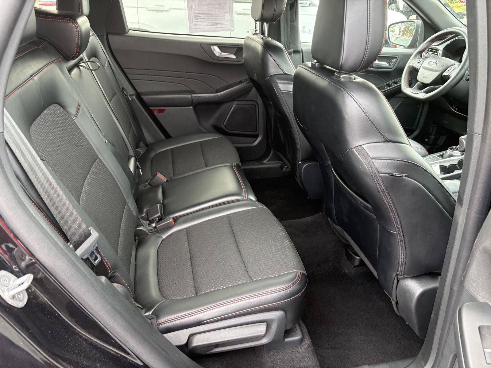 Used 2025 Ford Escape ST-Line FWD image 14