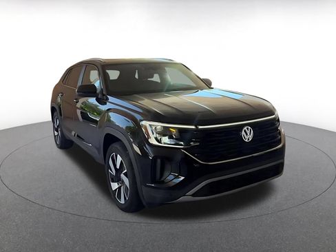 Used 2026 Volkswagen Atlas Cross Sport SE FWD image 2