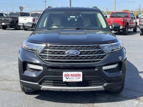 Used 2023 Ford Explorer XLT w/ Equipment Group 202A AWD/4WD image 3
