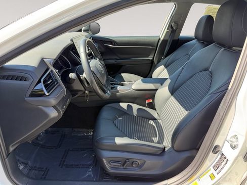 Used 2021 Toyota Camry SE FWD image 9