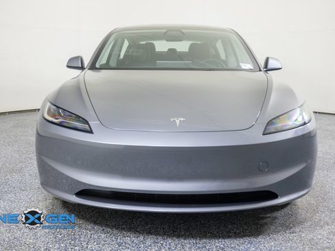 Used 2025 Tesla Model 3 Long Range RWD image 2