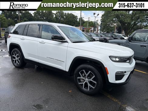 Used 2023 Jeep Grand Cherokee Limited AWD/4WD image 1