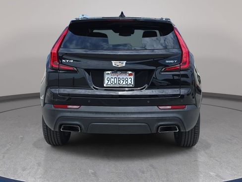 Used 2020 Cadillac XT4 Luxury w/ Cold Weather Package FWD image 7