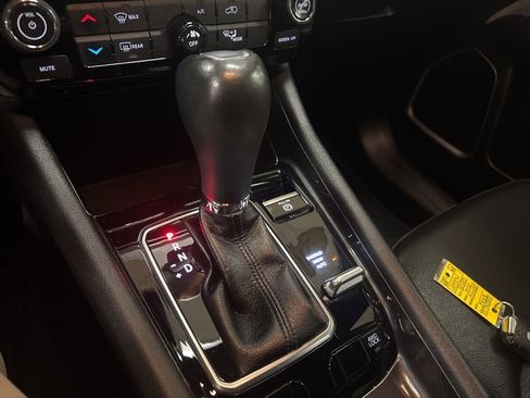 Used 2023 Jeep Compass Latitude image 17