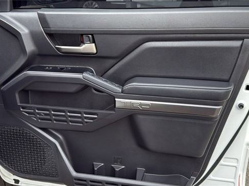 Used 2025 Toyota Tacoma TRD Sport image 36