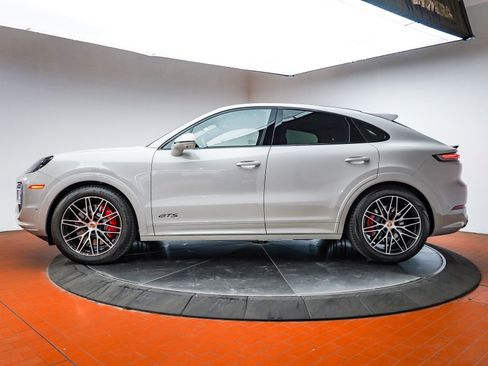 Used 2025 Porsche Cayenne GTS image 2