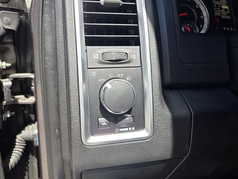 Used 2021 RAM 1500 Classic SLT RWD image 23