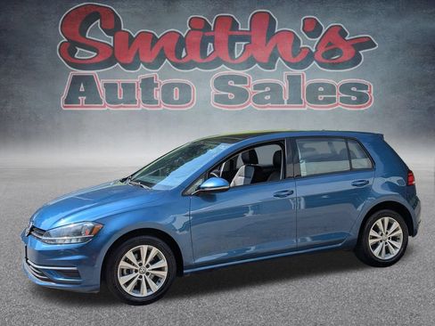 Used 2020 Volkswagen Golf 4-Door FWD image 3