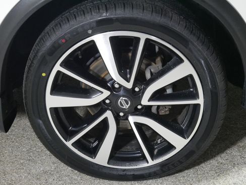 Used 2018 Nissan Rogue Sport SL w/ SL Premium Package image 15