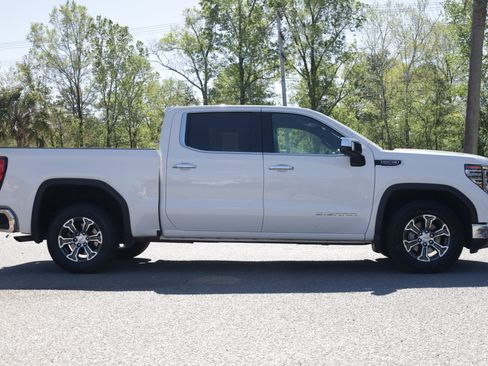 Used 2025 GMC Sierra 1500 SLT image 5