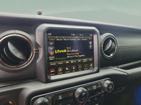 Used 2023 Jeep Gladiator Overland AWD/4WD image 28