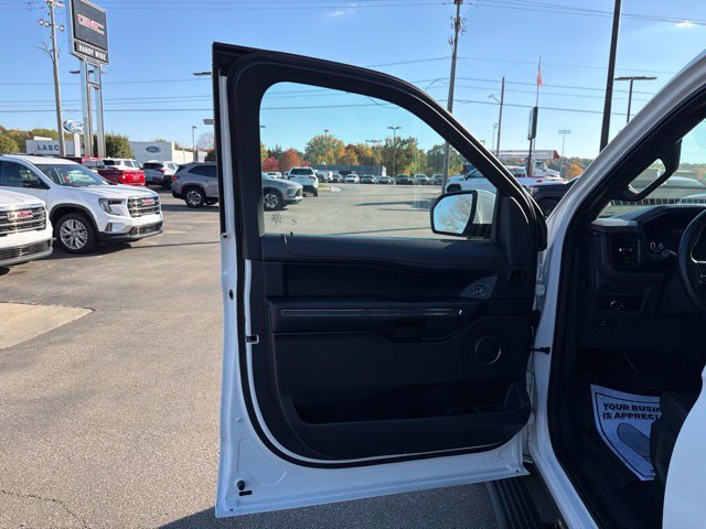 Used 2023 Ford Expedition Limited AWD/4WD image 13