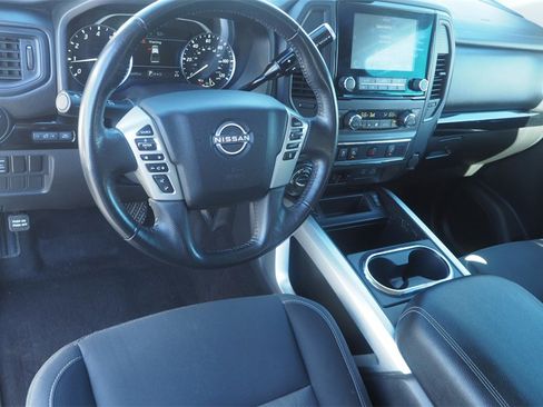 Used 2023 Nissan Titan SV w/ SV Convenience Package image 10