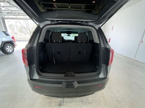 Used 2021 GMC Acadia SLE w/ Elevation Edition AWD/4WD image 24