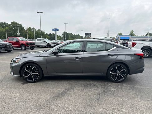 Used 2025 Nissan Altima 2.5 SR FWD image 6