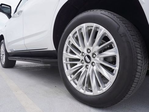Certified 2025 Cadillac Escalade Premium Luxury AWD/4WD image 6